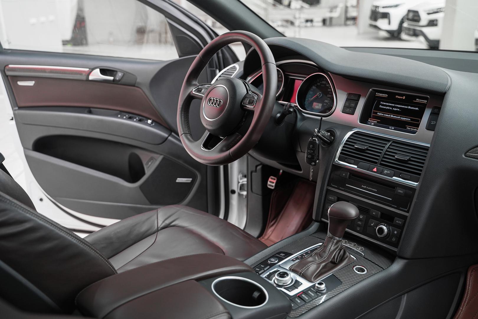 Audi Q7 2012, белый, ДЦ Орехово