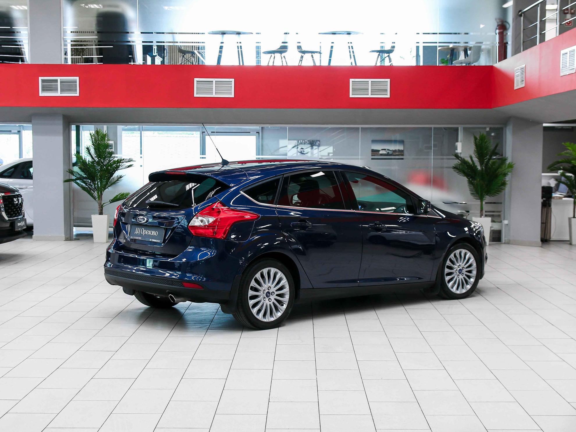 Ford Focus 2013, синий, ДЦ Орехово
