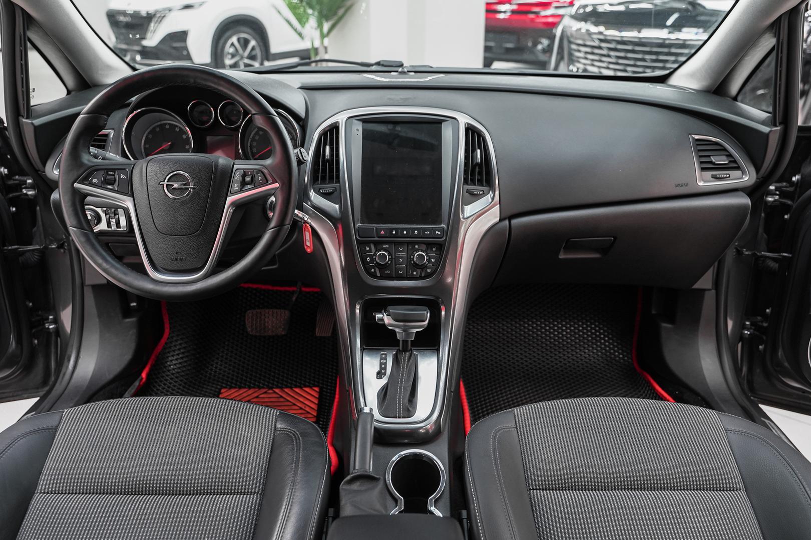 Opel Astra 2011, серый, ДЦ Орехово
