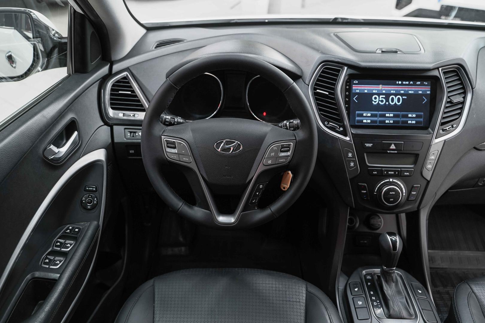 Hyundai Santa Fe 2012, белый, ДЦ Орехово