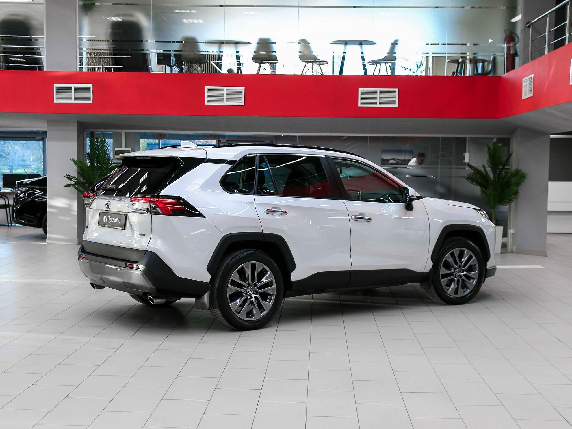 Toyota RAV4 2019, белый, ДЦ Орехово