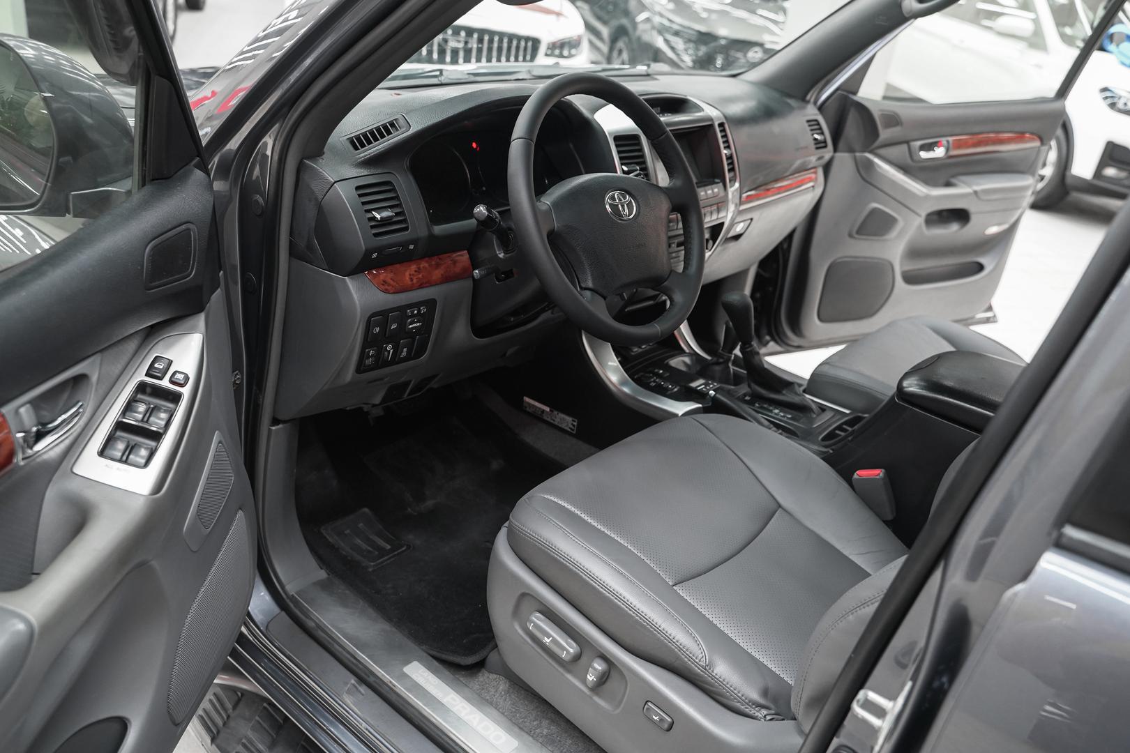 Toyota Land Cruiser Prado 2003, серый, ДЦ Орехово