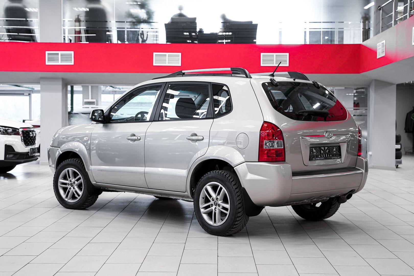 Hyundai Tucson 2007, серебряный, ДЦ Орехово