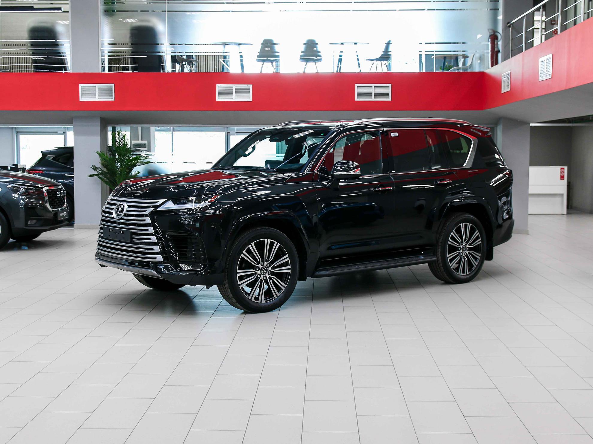 Lexus LX 2026, черный, ДЦ Орехово
