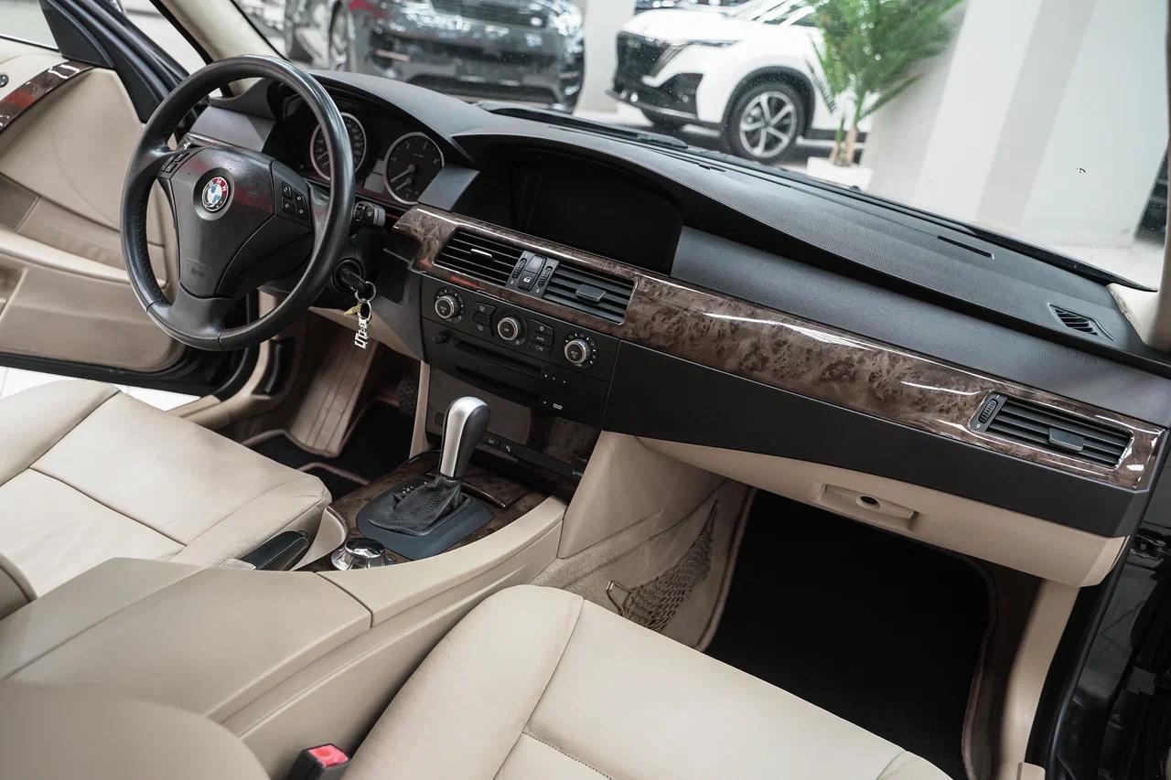 BMW 5 серии 2005, черный, ДЦ Орехово