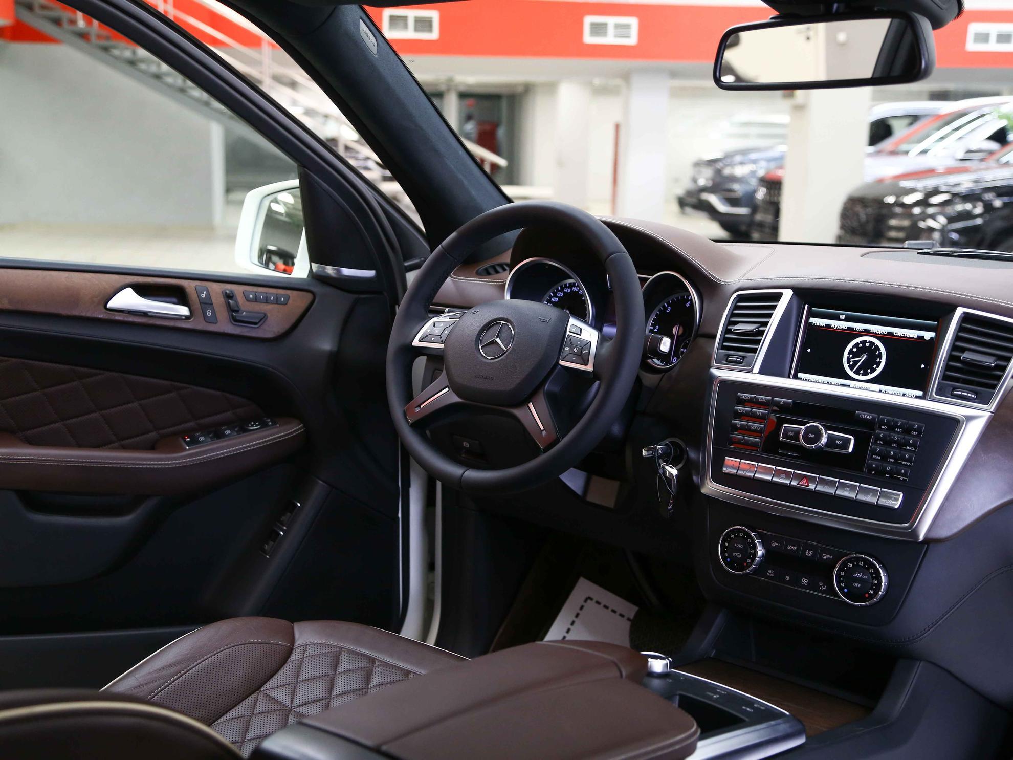 Mercedes-Benz GL-Класс 2014, белый, ДЦ Орехово