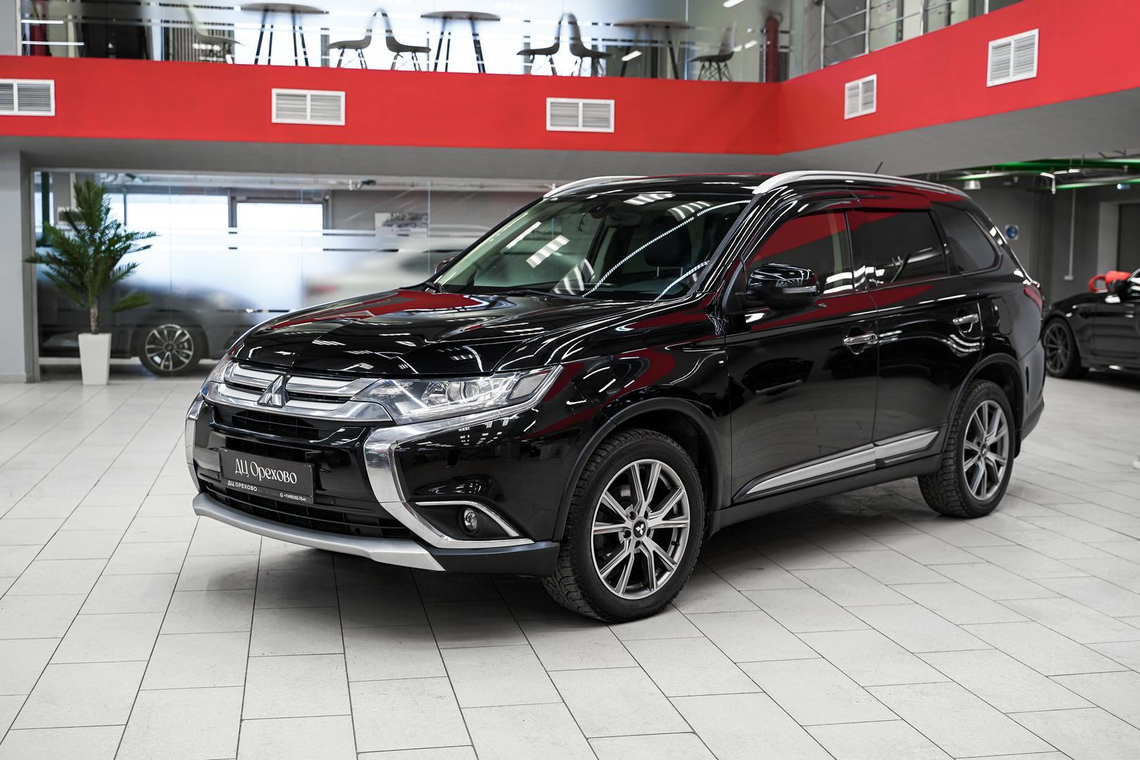 Mitsubishi Outlander 2015, черный, ДЦ Орехово