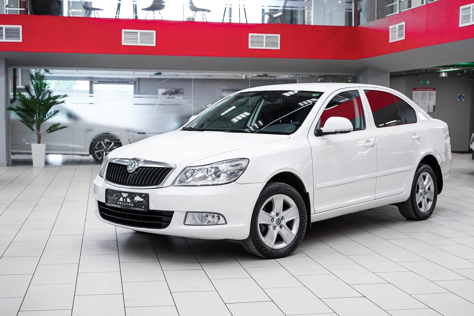 Skoda Octavia 2011, белый, ДЦ Орехово