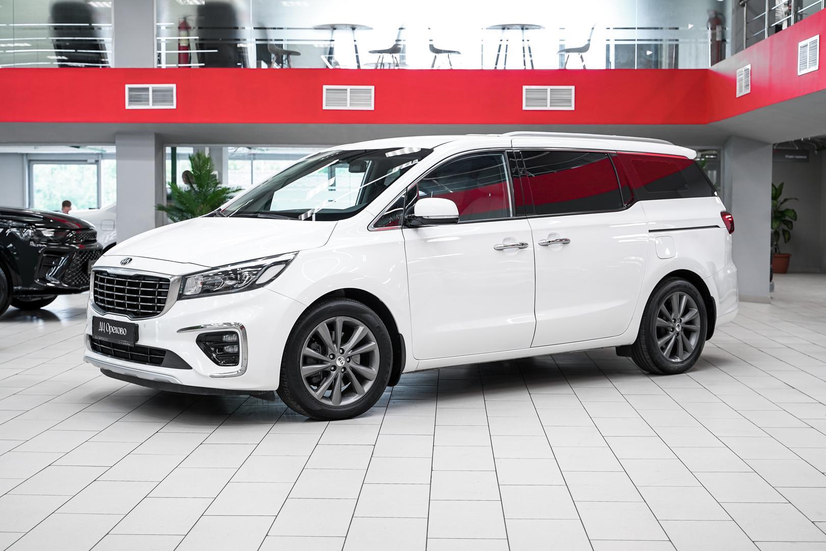 Kia Carnival 2018, белый, ДЦ Орехово