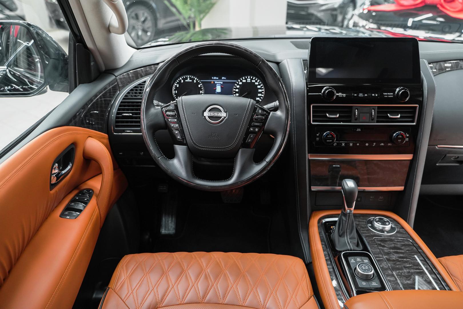 Nissan Patrol 2022, черный, ДЦ Орехово