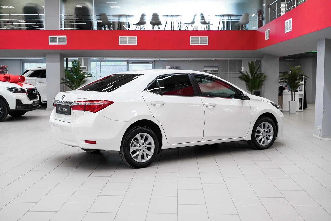 Toyota Corolla 2013, белый, ДЦ Орехово