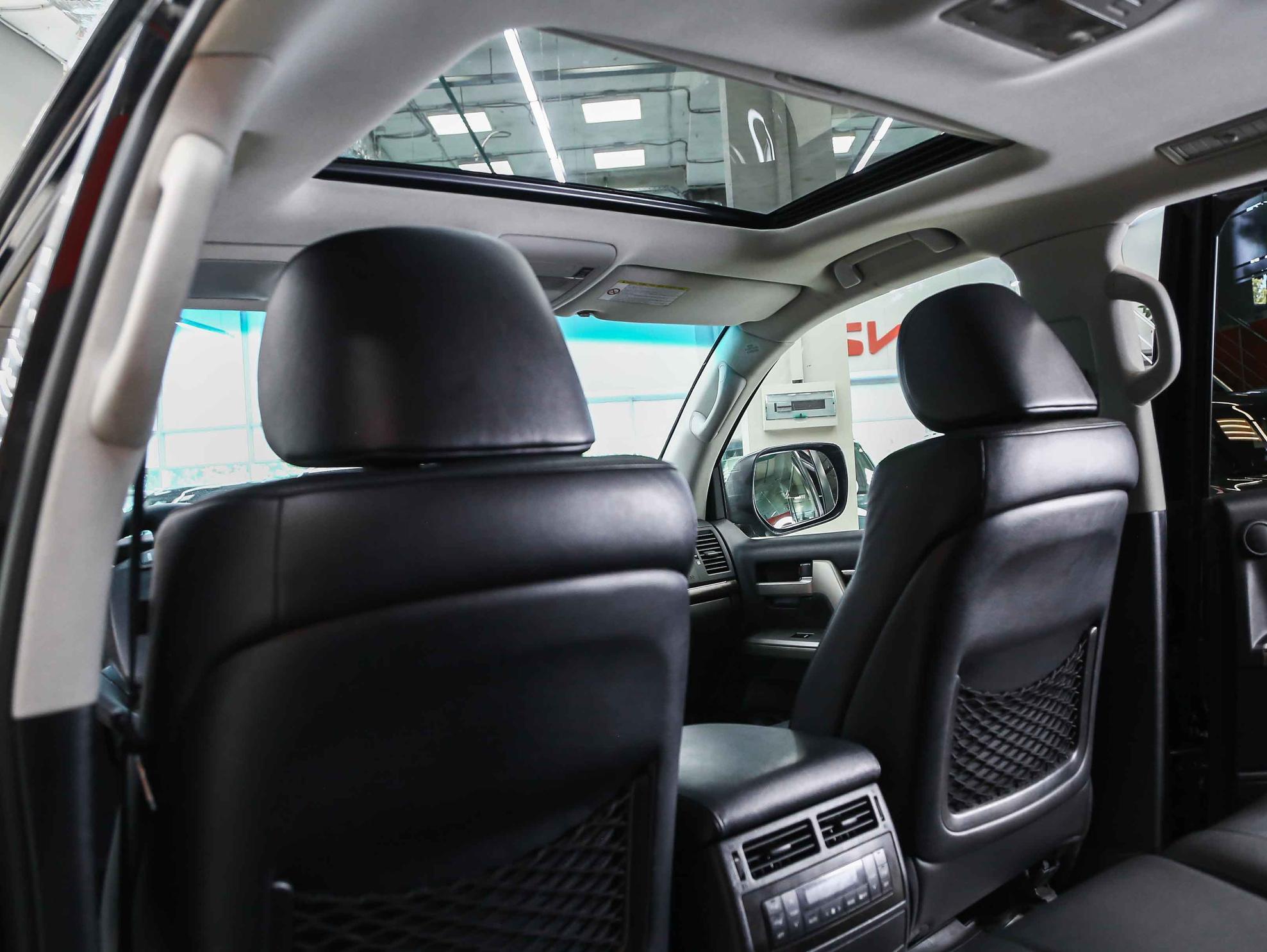 Toyota Land Cruiser 2011, черный, ДЦ Орехово