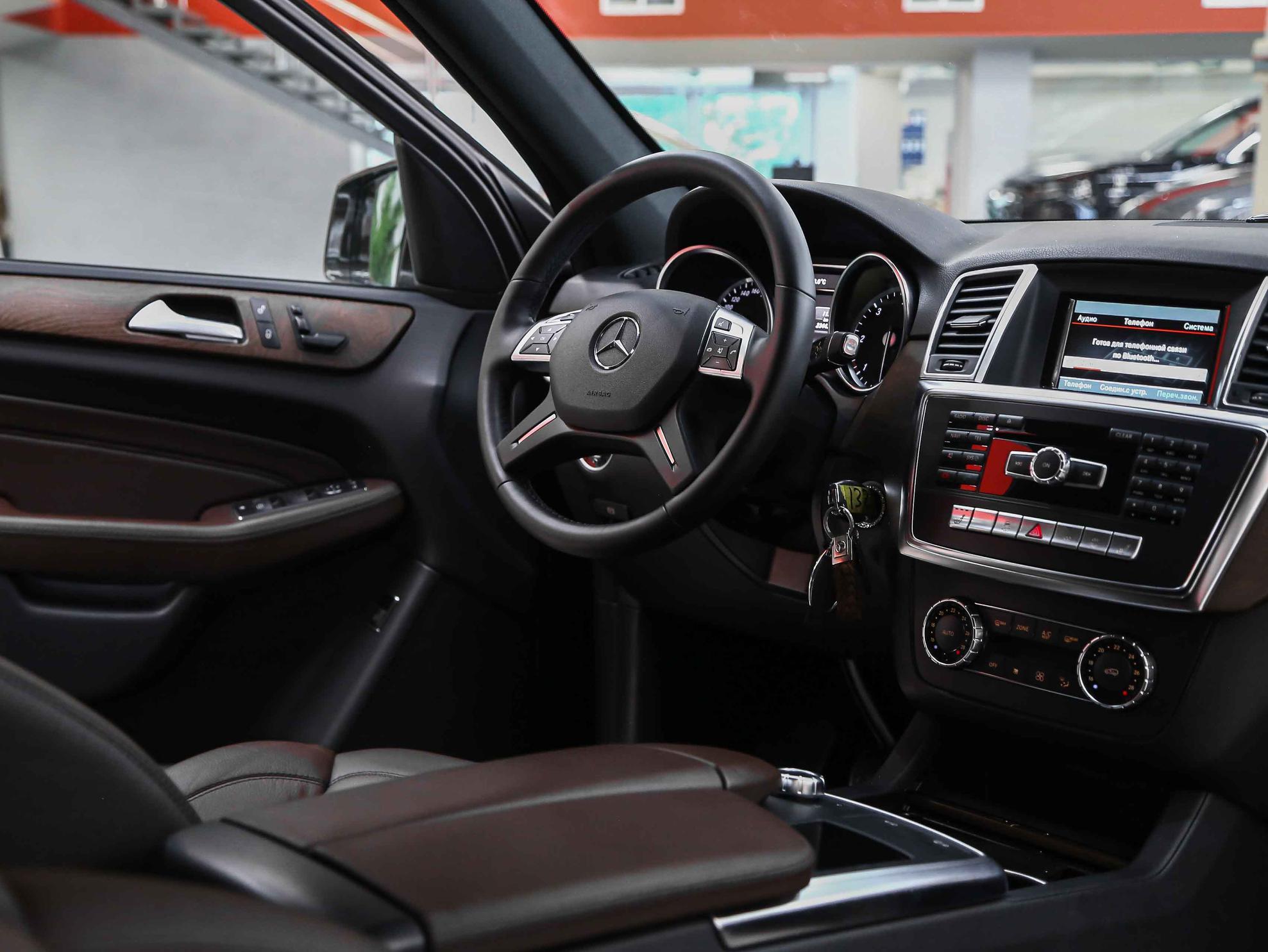 Mercedes-Benz M-Класс 2014, коричневый, ДЦ Орехово