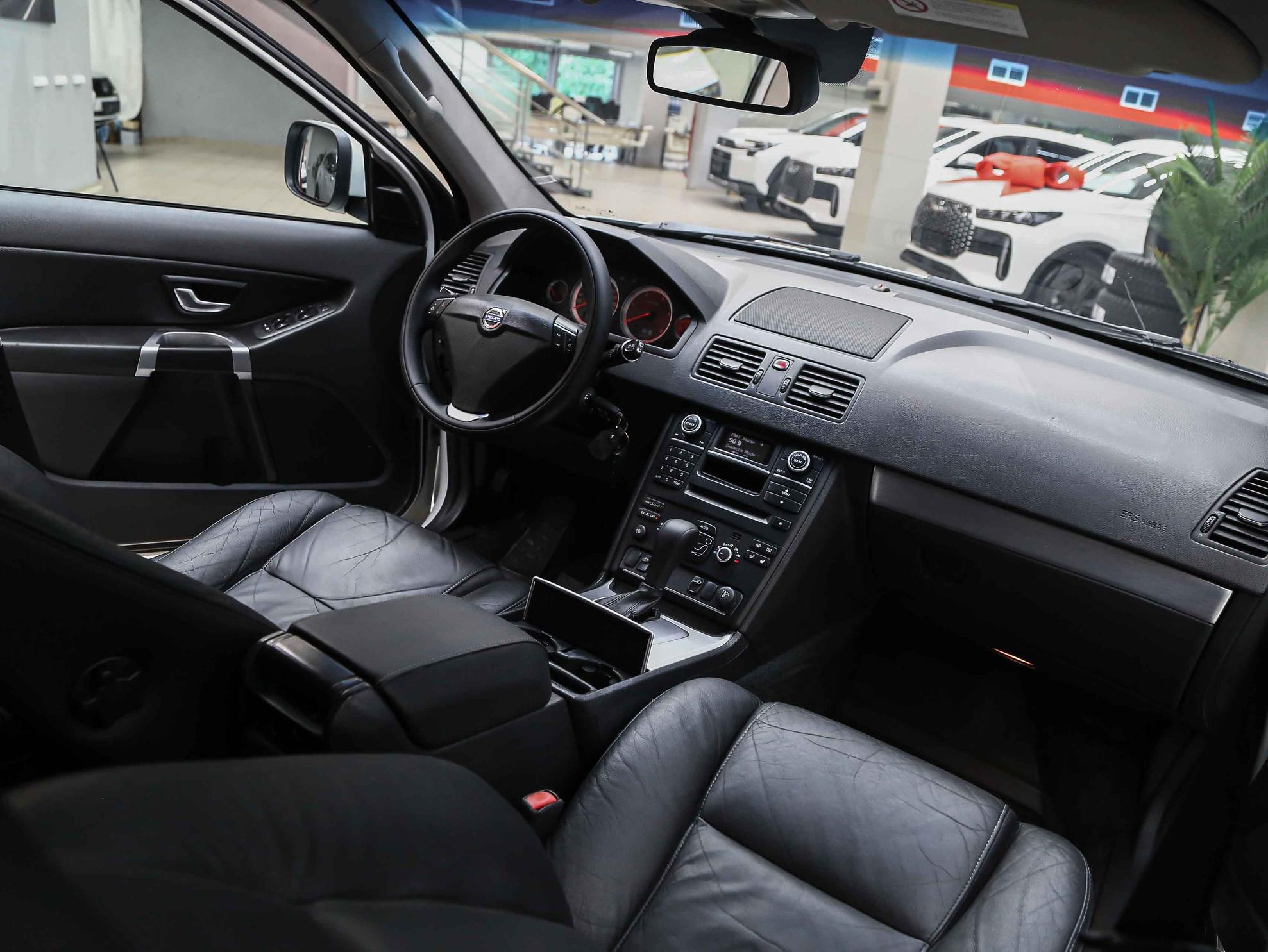 Volvo XC90 2012, белый, ДЦ Орехово