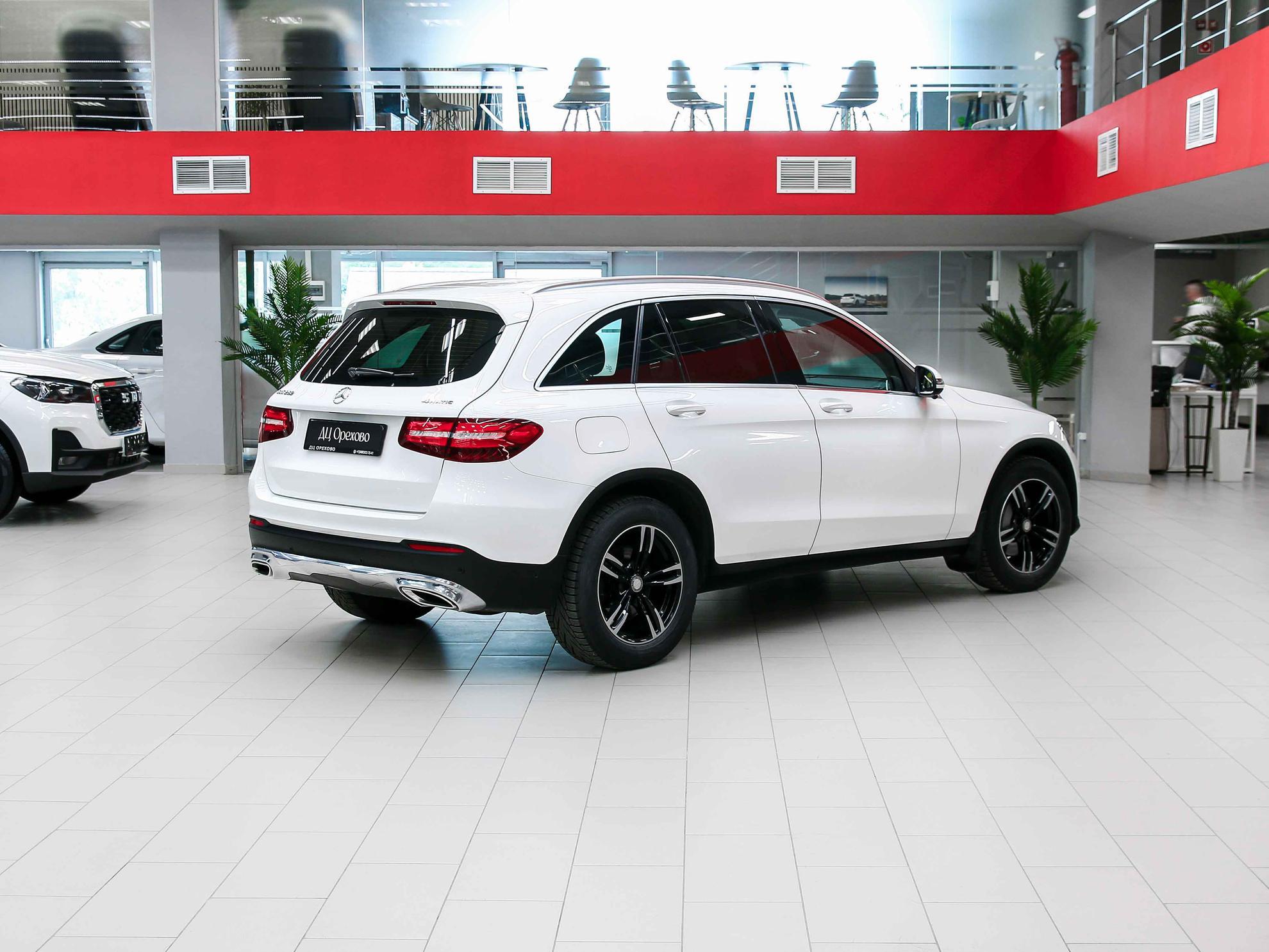 Mercedes-Benz GLC 2019, белый, ДЦ Орехово