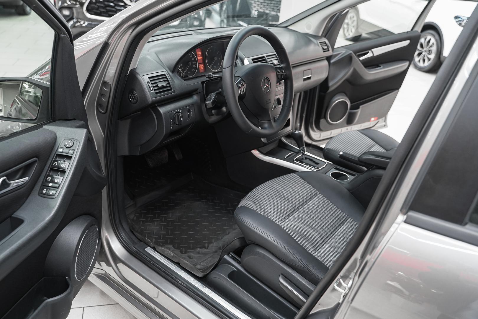 Mercedes-Benz A-Класс 2008, серый, ДЦ Орехово