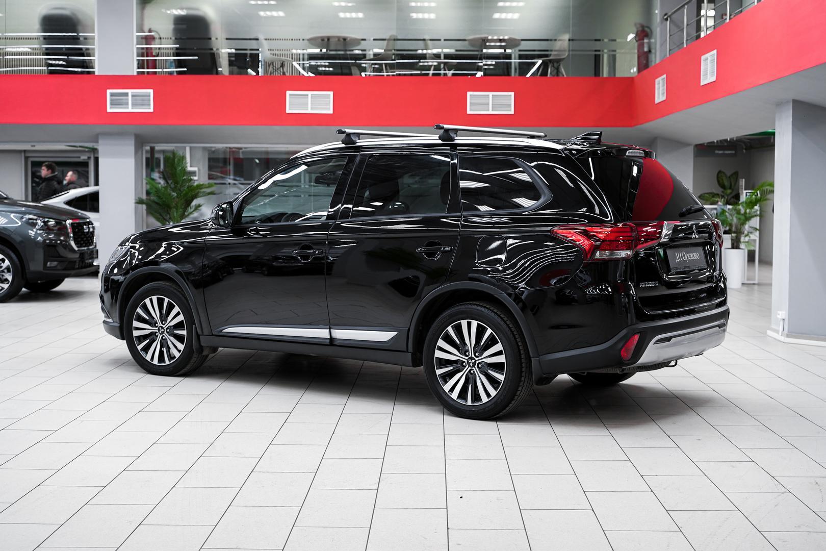 Mitsubishi Outlander 2019, черный, ДЦ Орехово