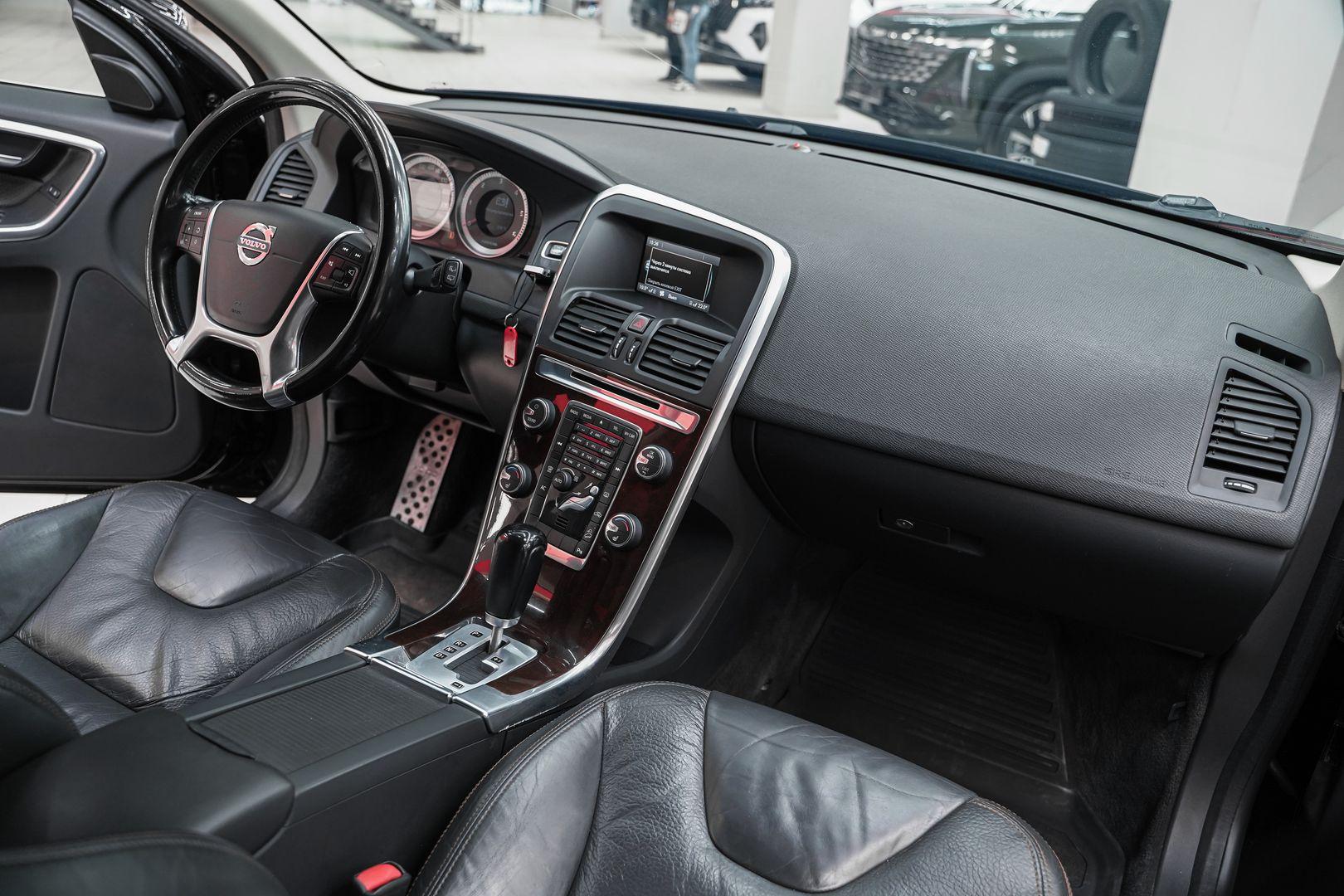 Volvo XC60 2012, черный, ДЦ Орехово