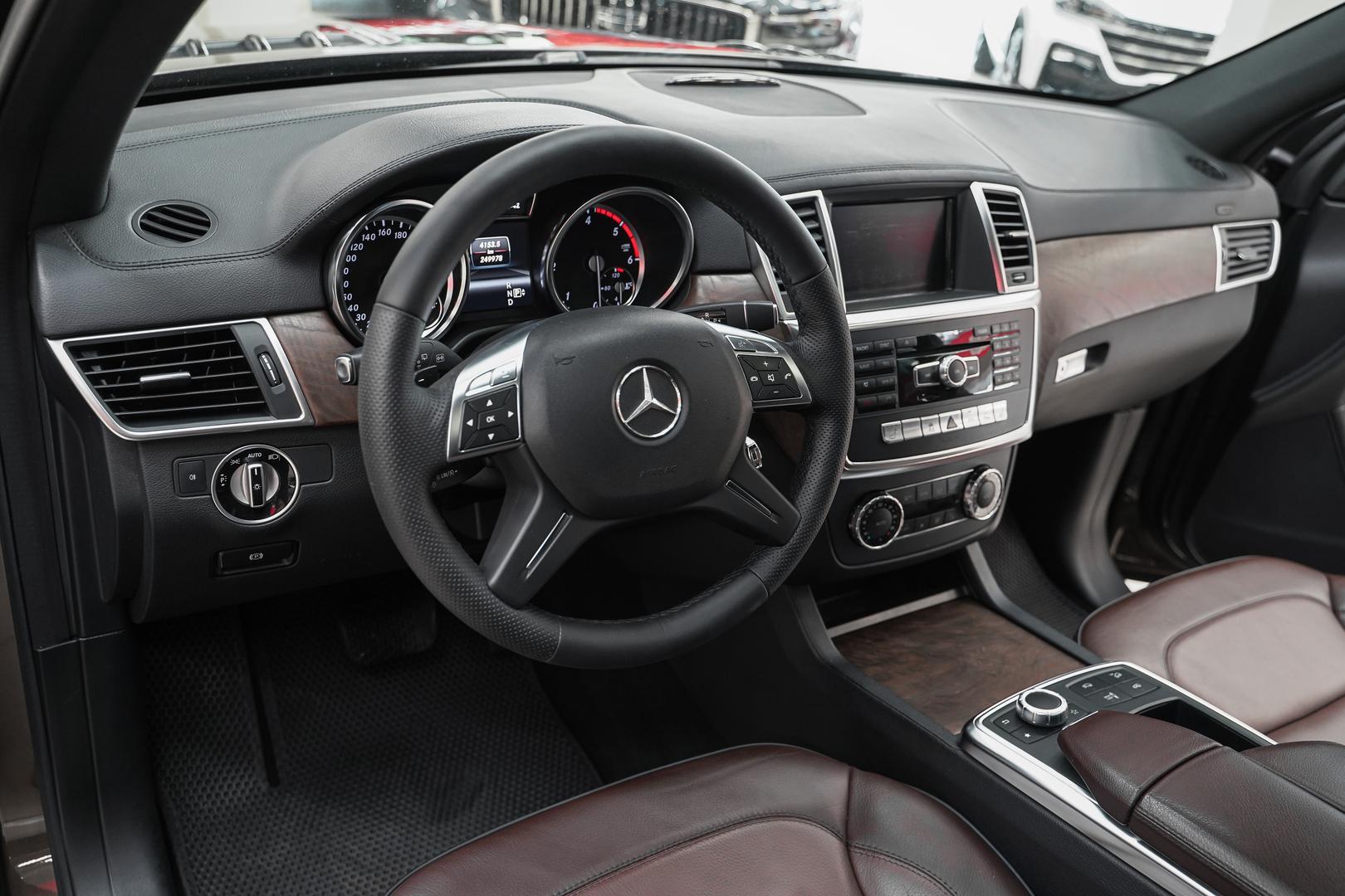 Mercedes-Benz GL-Класс 2013, коричневый, ДЦ Орехово