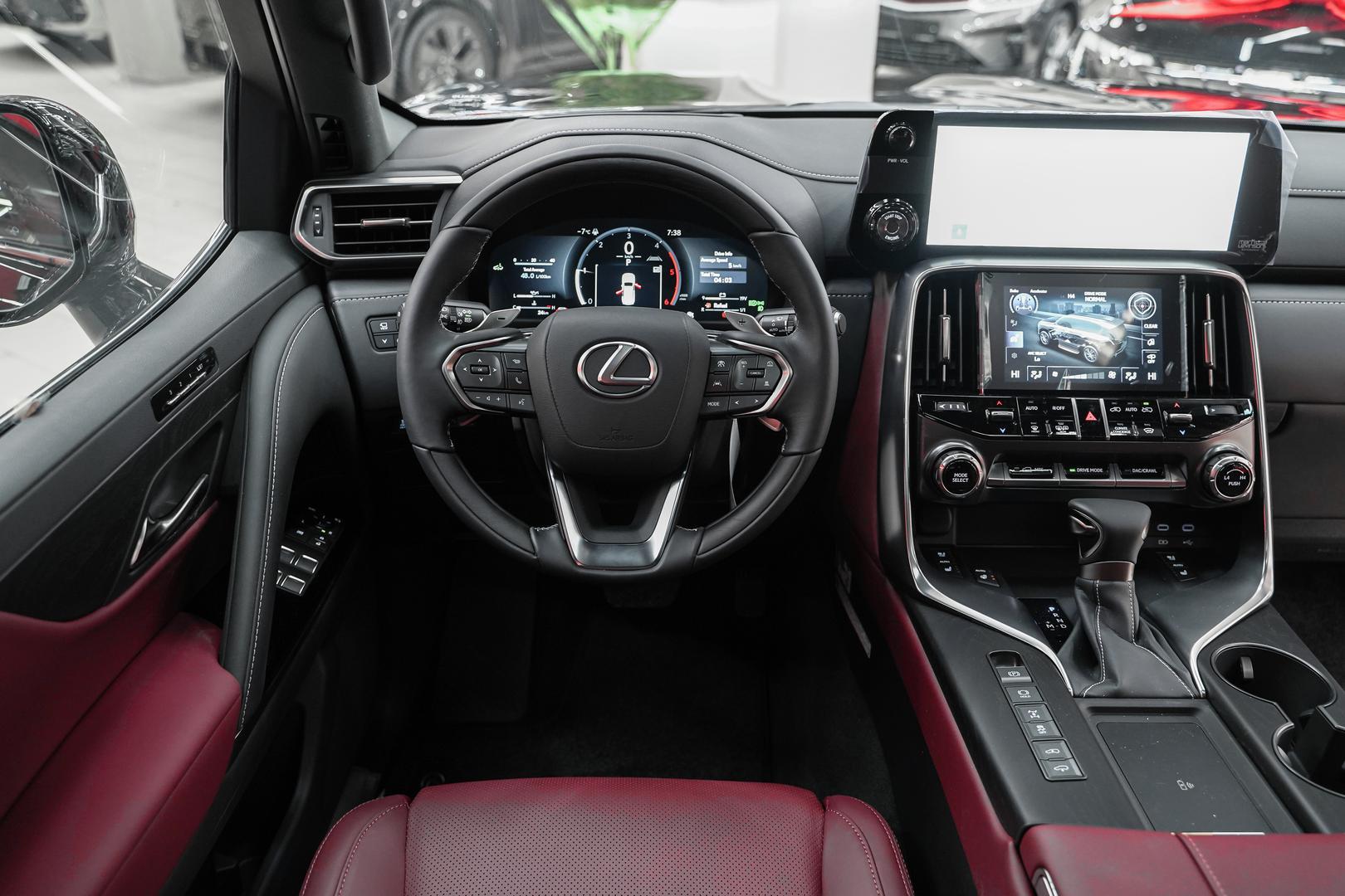 Lexus LX 2025, черный, ДЦ Орехово