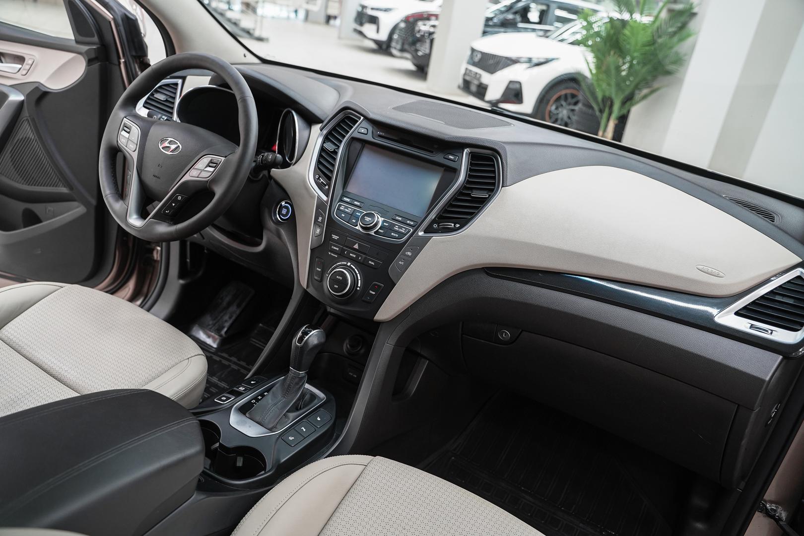 Hyundai Santa Fe 2013, золотой, ДЦ Орехово