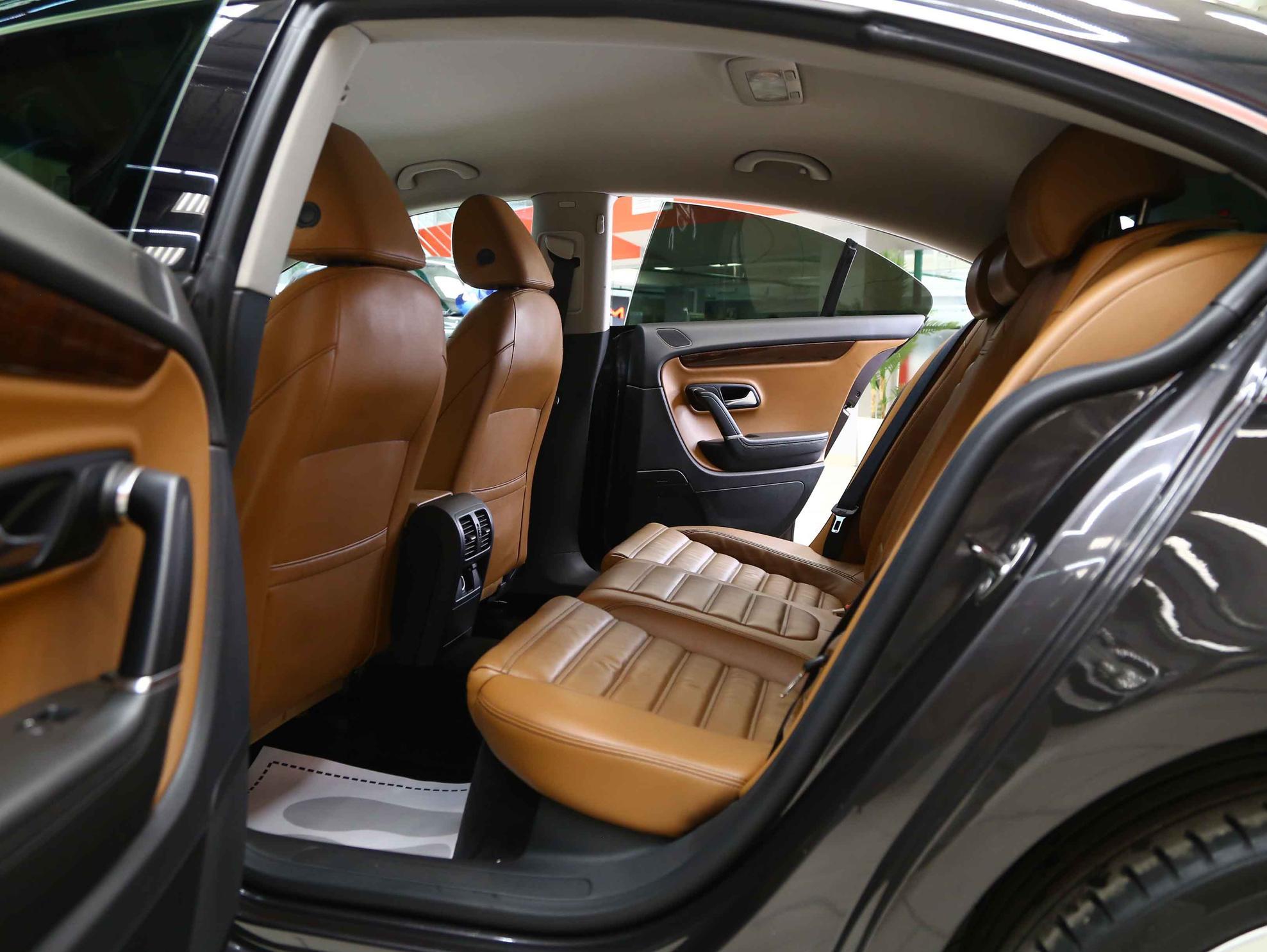 Volkswagen Passat CC 2011, черный, ДЦ Орехово