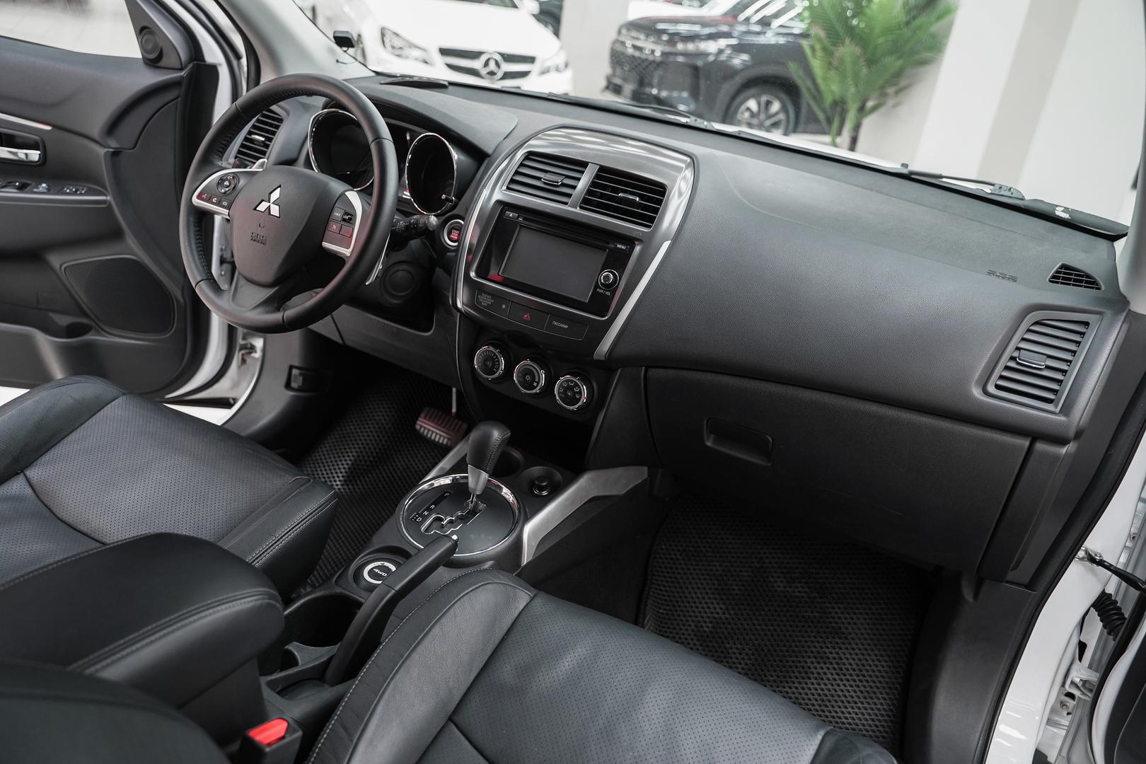 Mitsubishi ASX 2013, белый, ДЦ Орехово