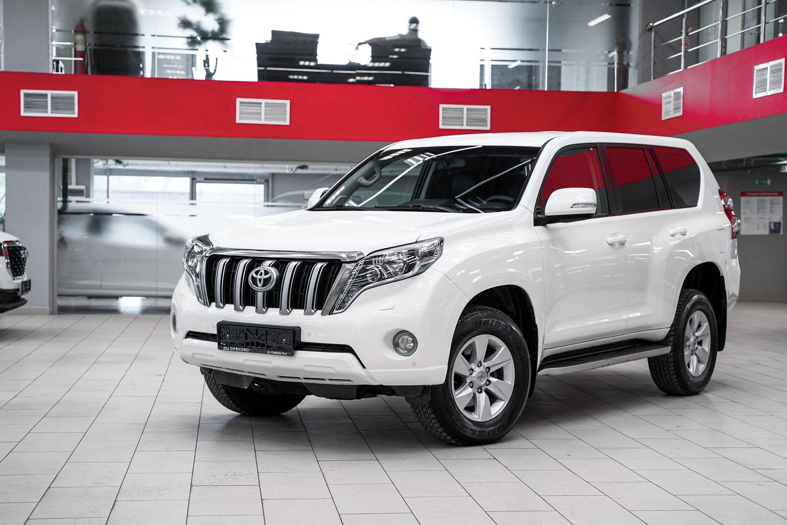 Toyota Land Cruiser Prado 2014, белый, ДЦ Орехово