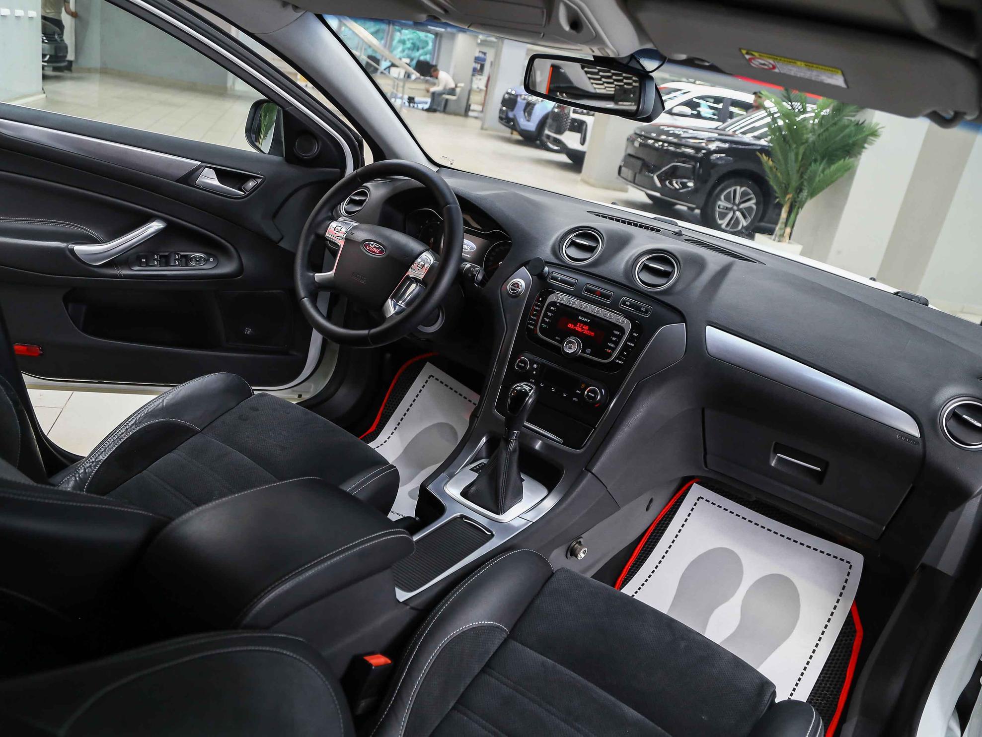 Ford Mondeo 2012, белый, ДЦ Орехово