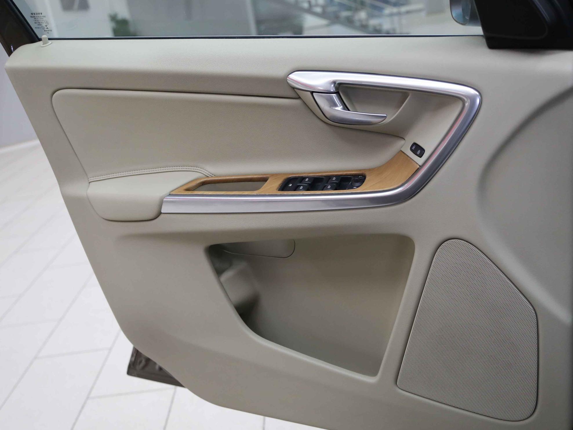 Volvo XC60 2013, коричневый, ДЦ Орехово