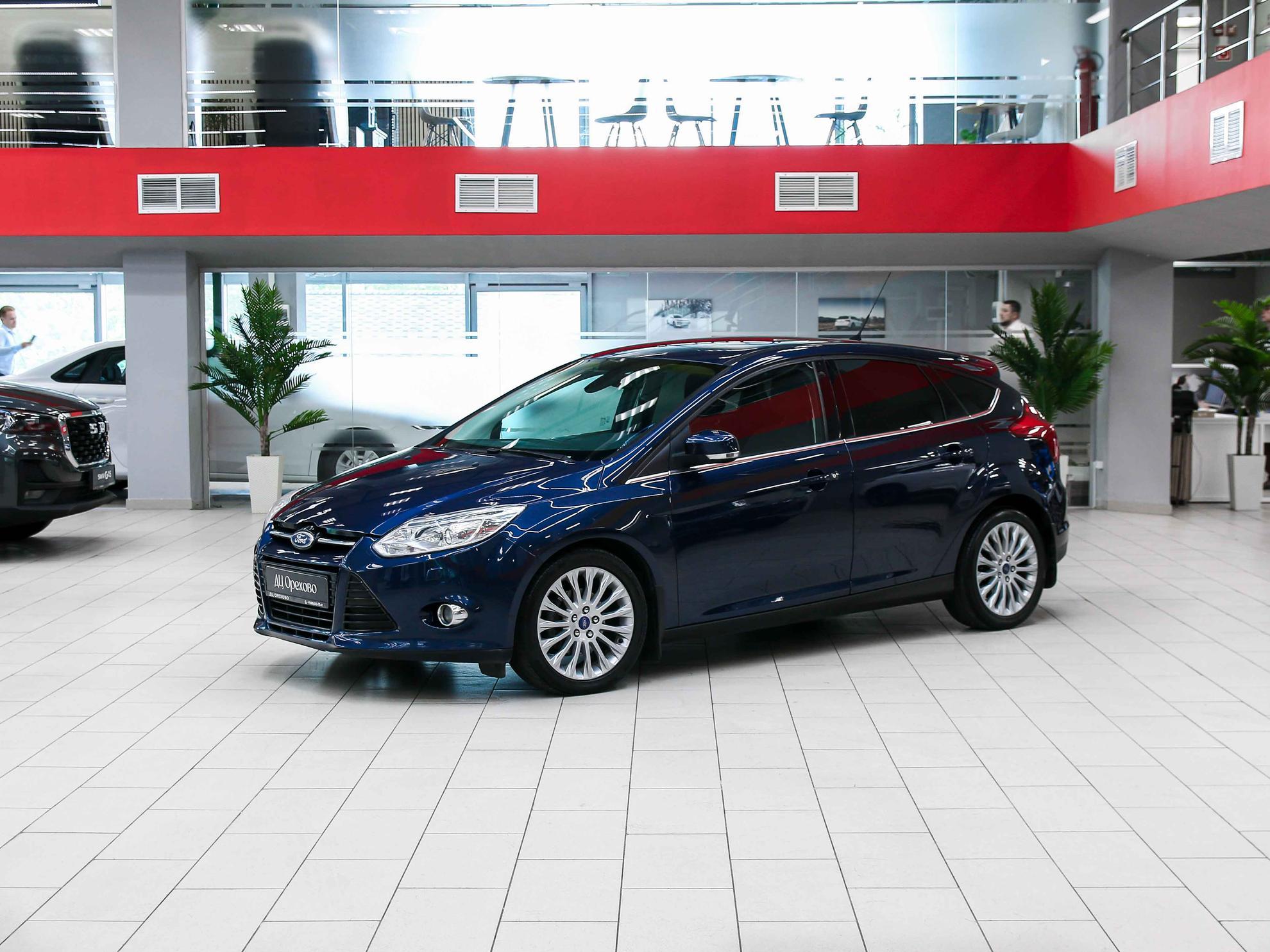 Ford Focus 2013, синий, ДЦ Орехово