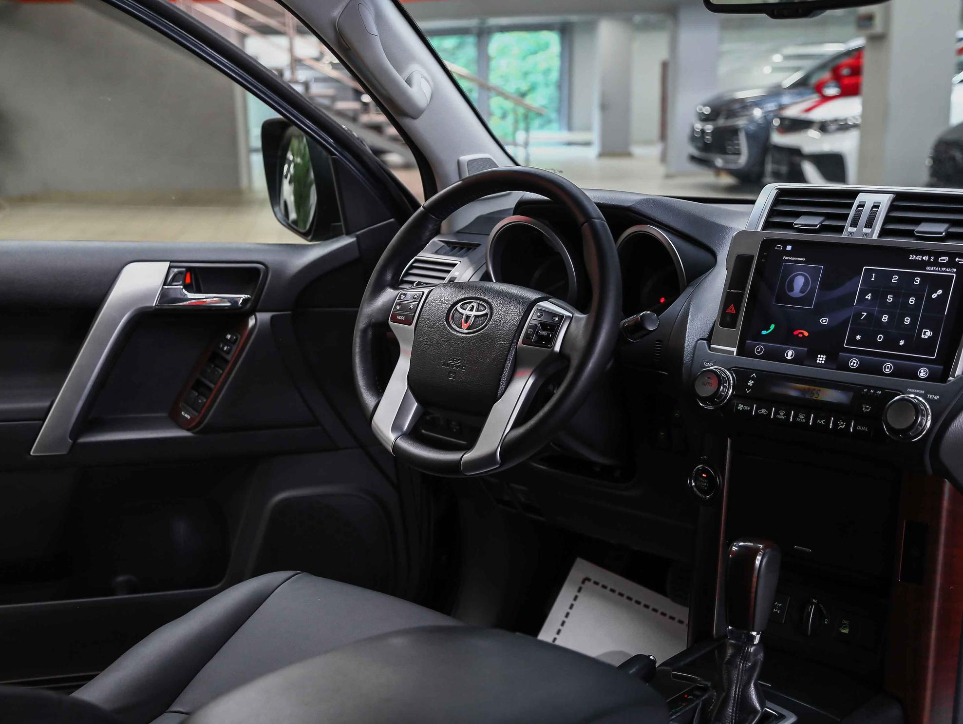 Toyota Land Cruiser Prado 2014, серый, ДЦ Орехово