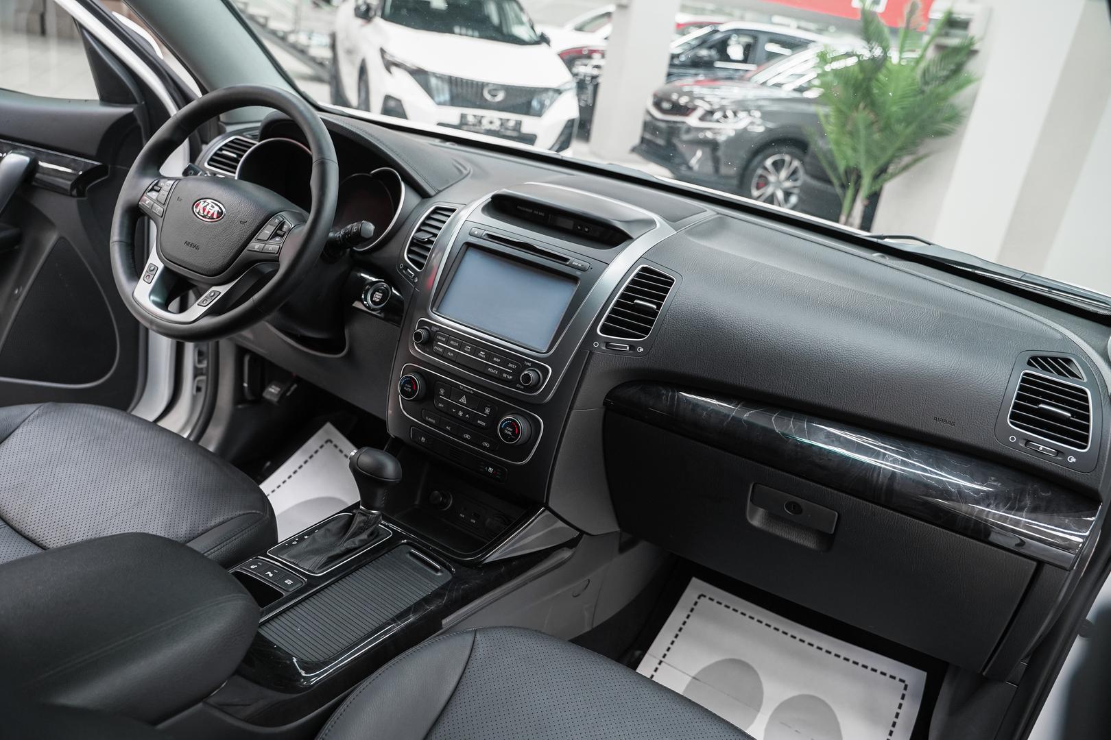 Kia Sorento 2013, белый, ДЦ Орехово