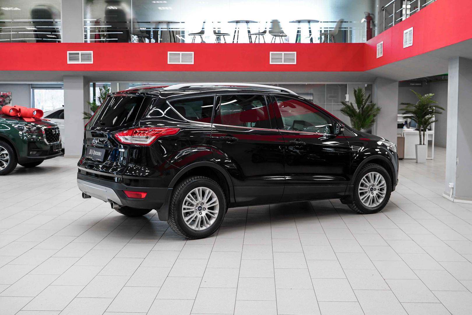 Ford Kuga 2013, черный, ДЦ Орехово