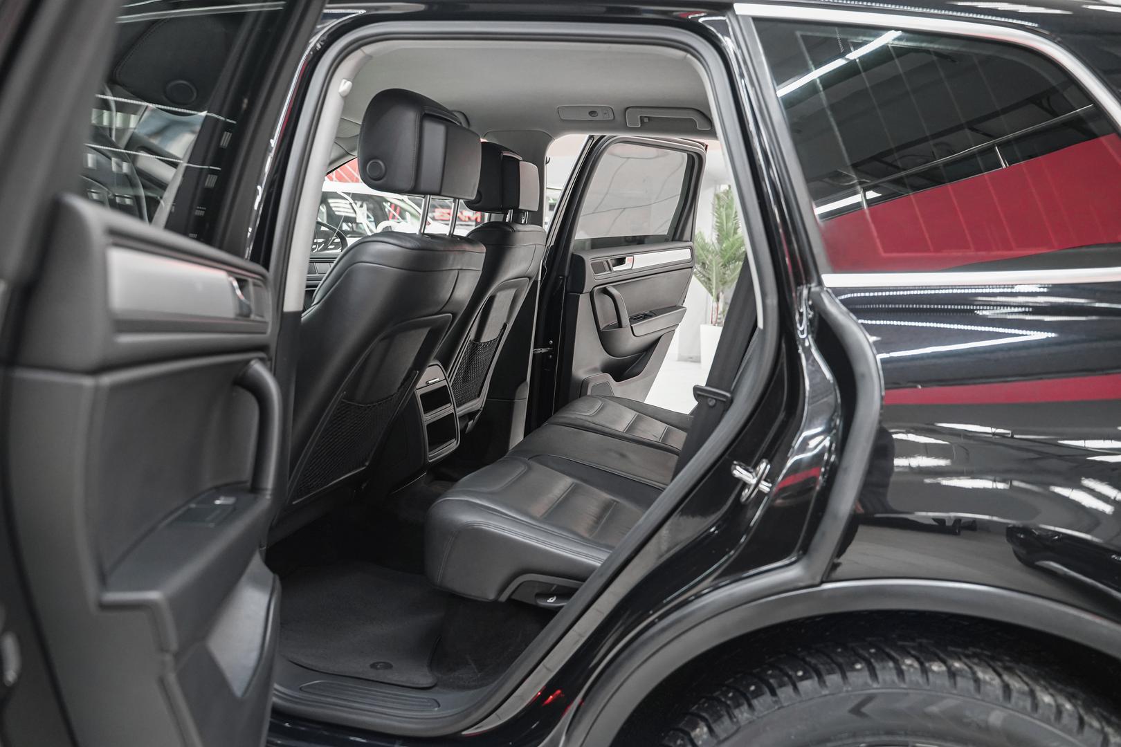 Volkswagen Touareg 2012, черный, ДЦ Орехово