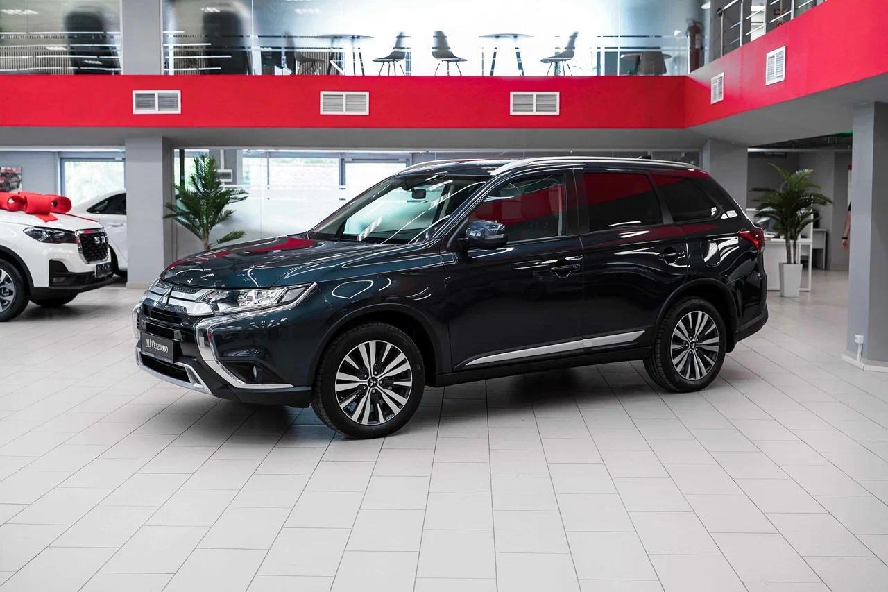 Mitsubishi Outlander 2019, синий, ДЦ Орехово
