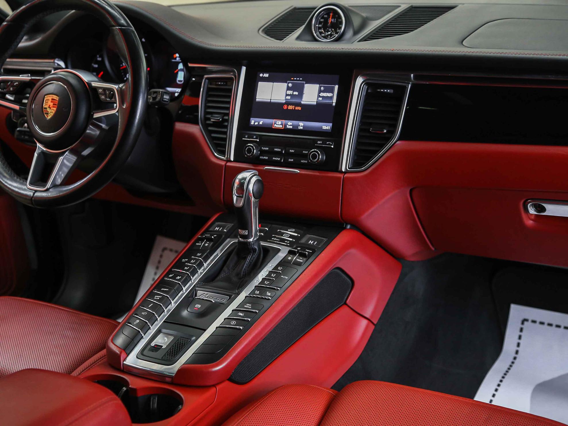 Porsche Macan 2017, серый, ДЦ Орехово