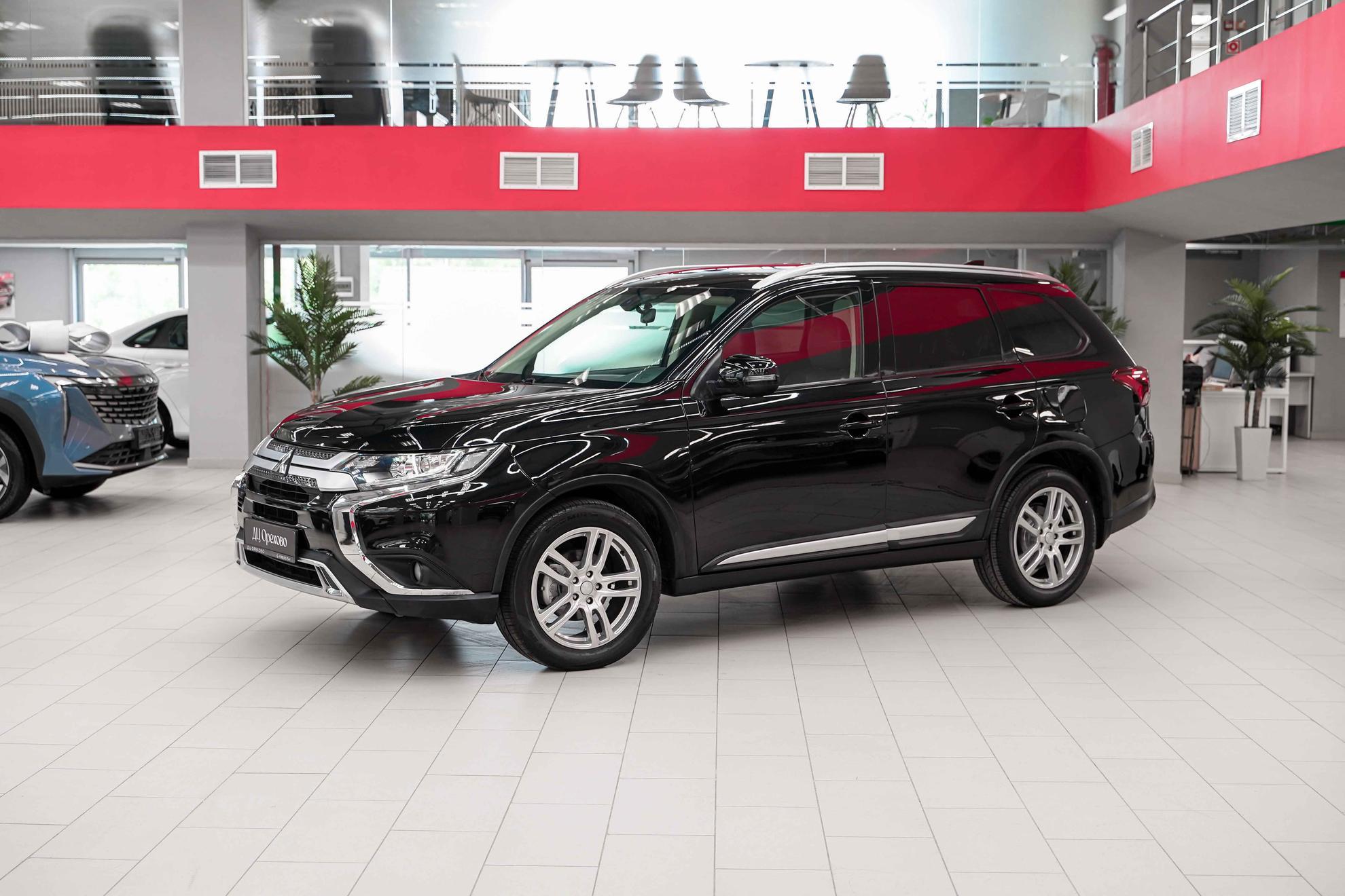 Mitsubishi Outlander 2019, черный, ДЦ Орехово