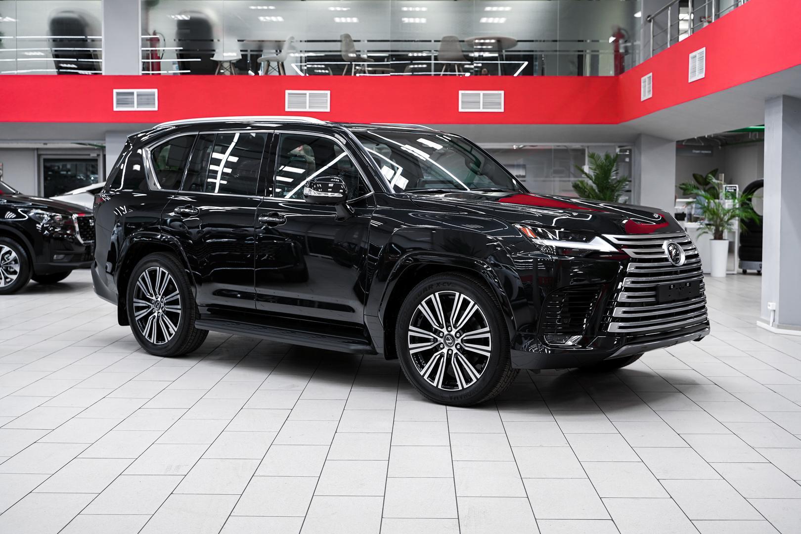 Lexus LX 2025, черный, ДЦ Орехово
