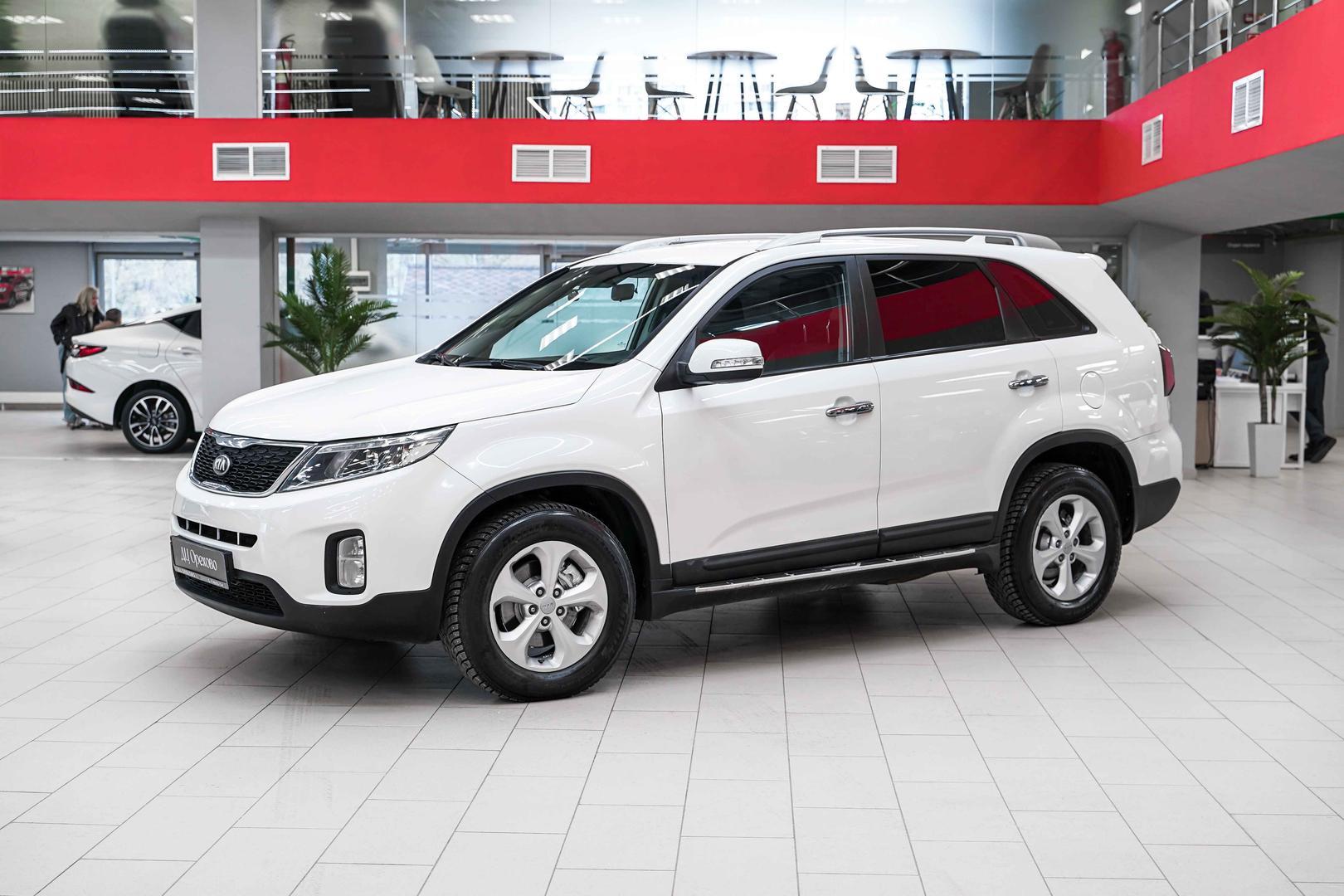 Kia Sorento 2012, белый, ДЦ Орехово