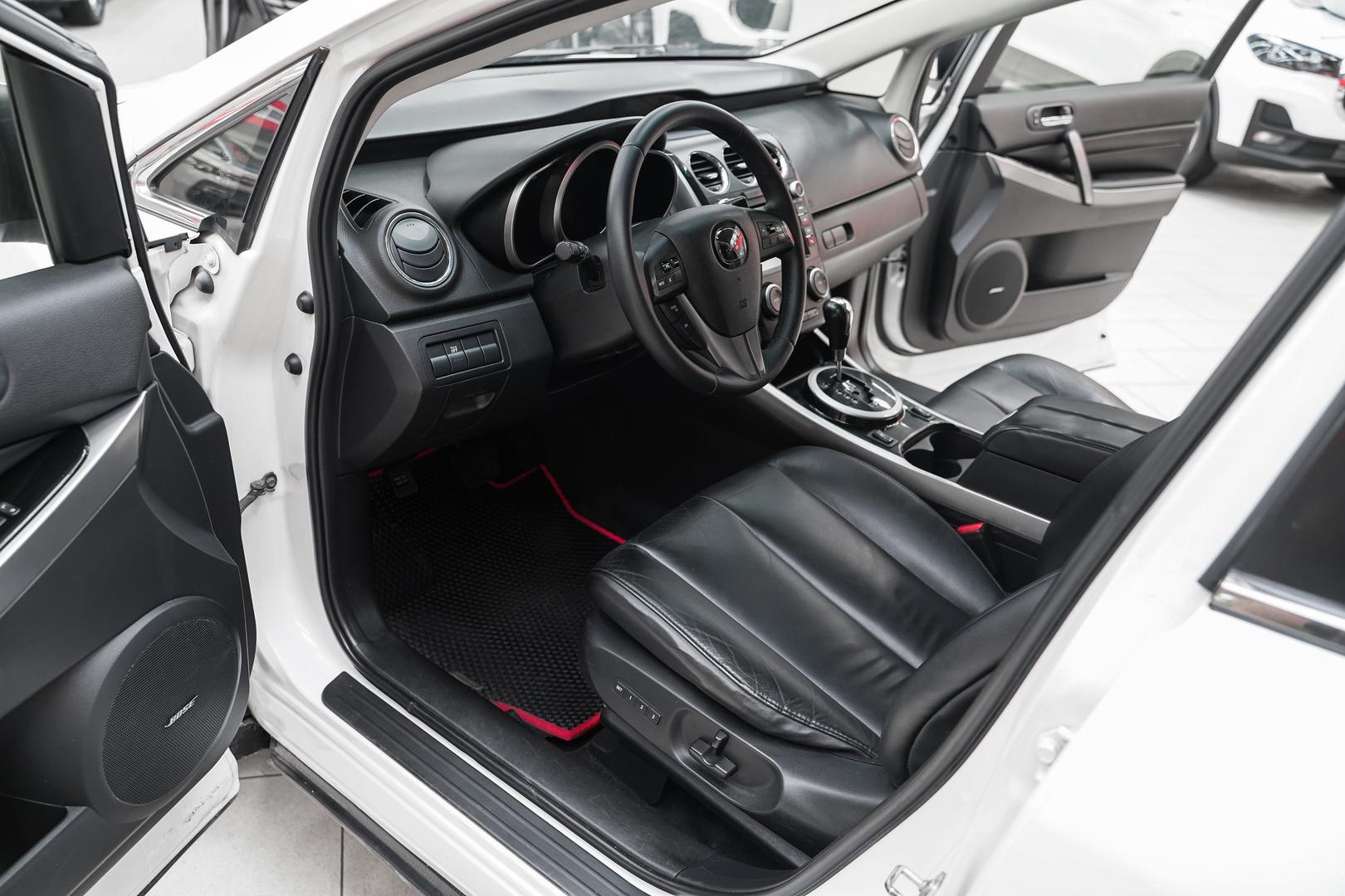 Mazda CX-7 2010, белый, ДЦ Орехово