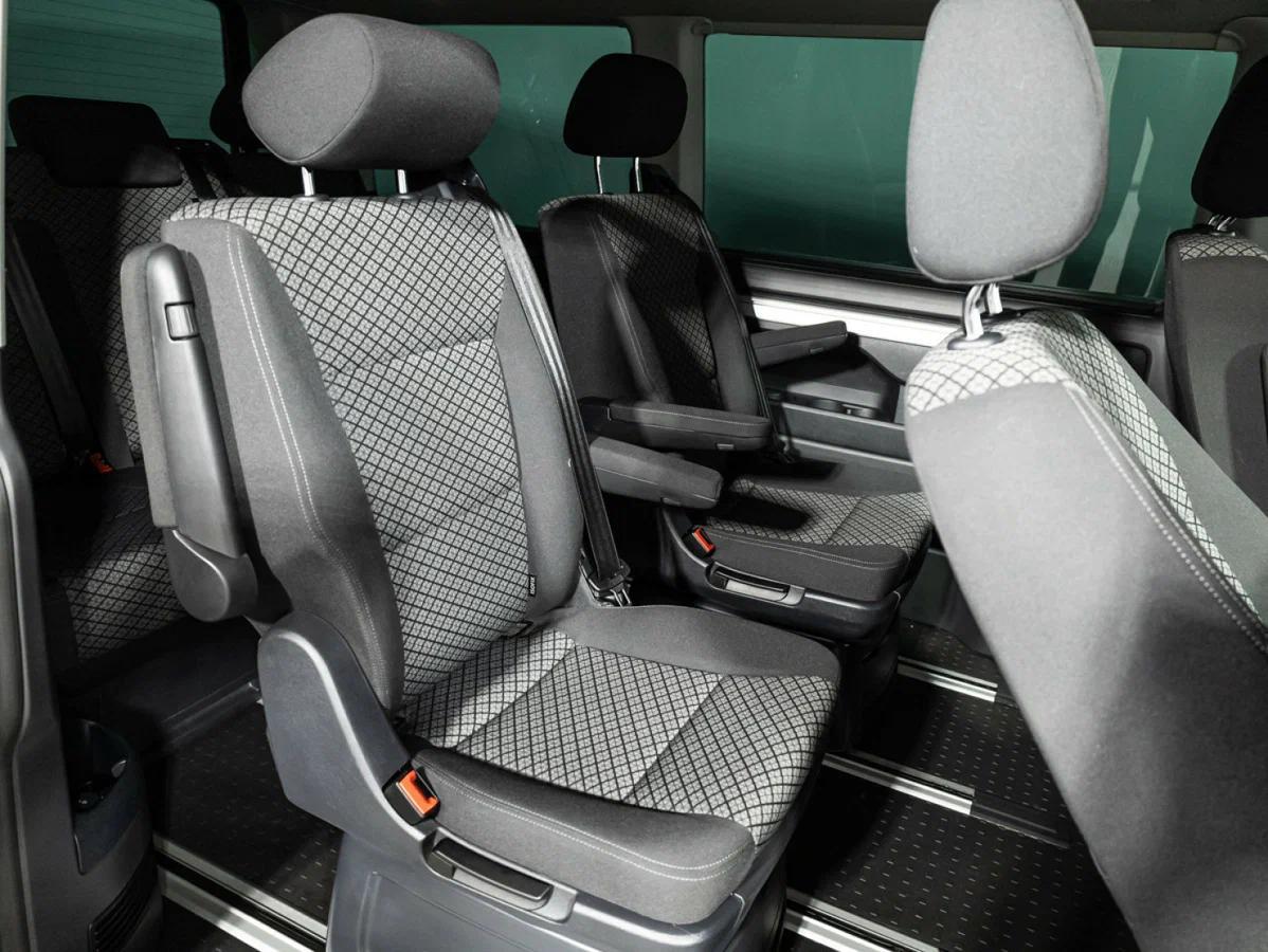 Volkswagen Multivan 2021, черный, ДЦ Орехово