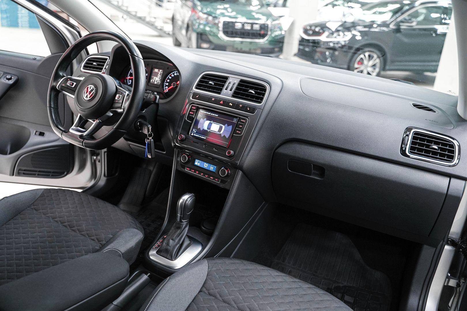 Volkswagen Polo 2018, серебряный, ДЦ Орехово
