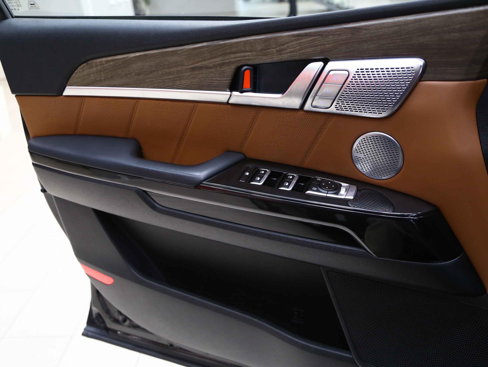 Kia Mohave 2024, черный, ДЦ Орехово