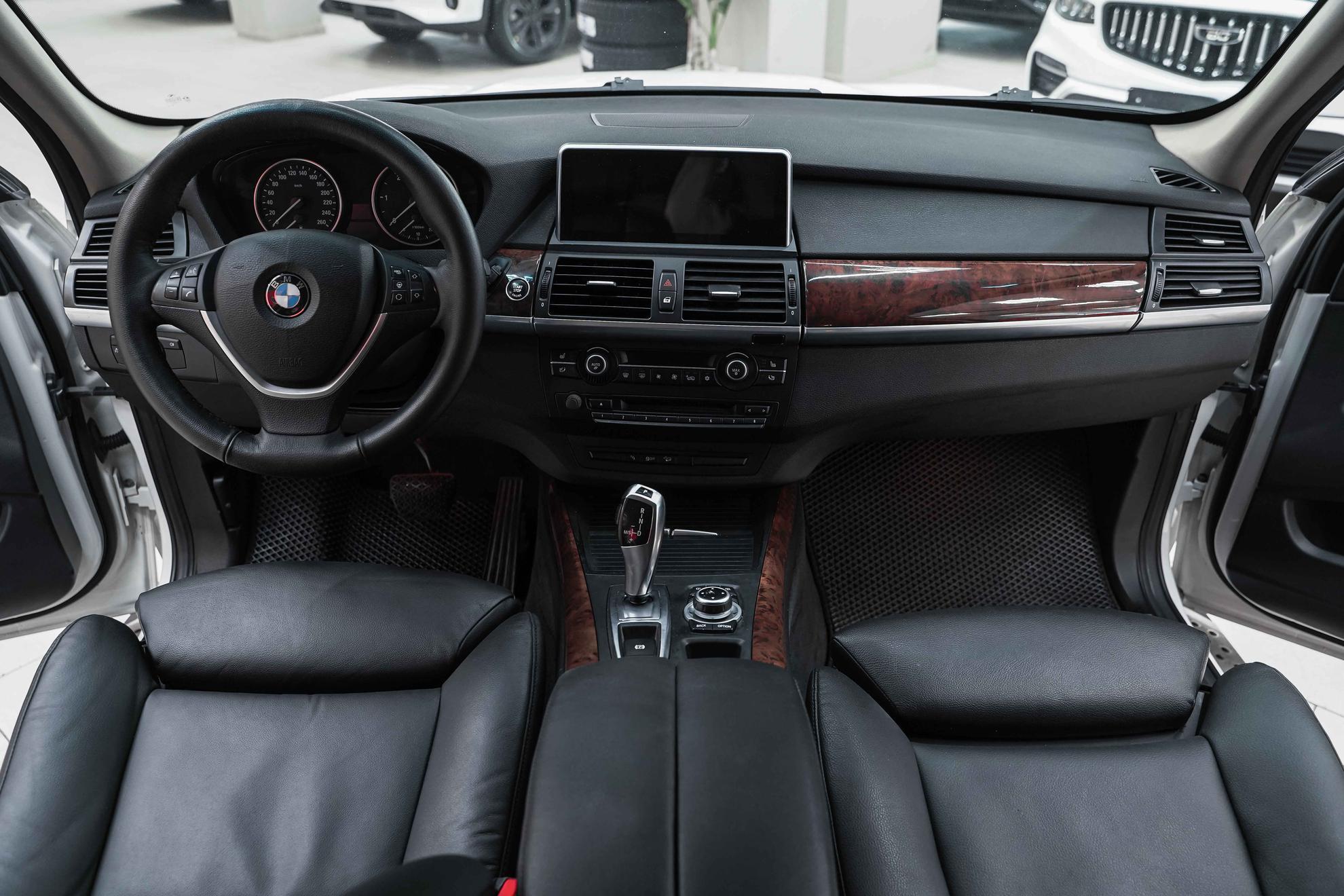 BMW X5 2011, белый, ДЦ Орехово