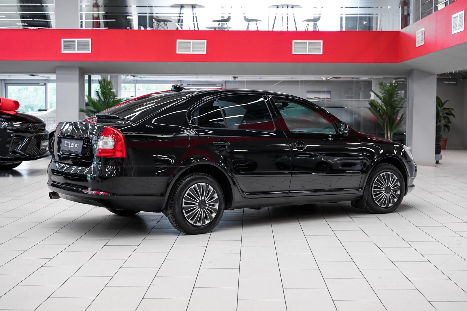 Skoda Octavia 2010, черный, ДЦ Орехово
