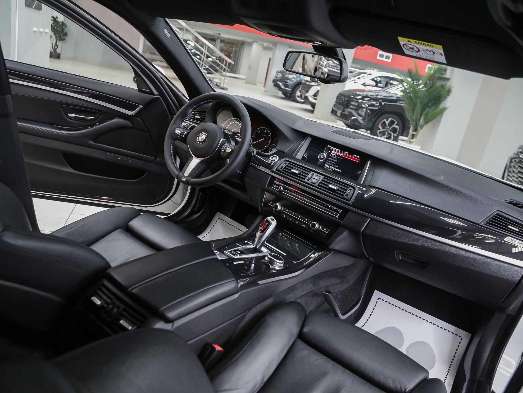 BMW 5 серии 2016, белый, ДЦ Орехово