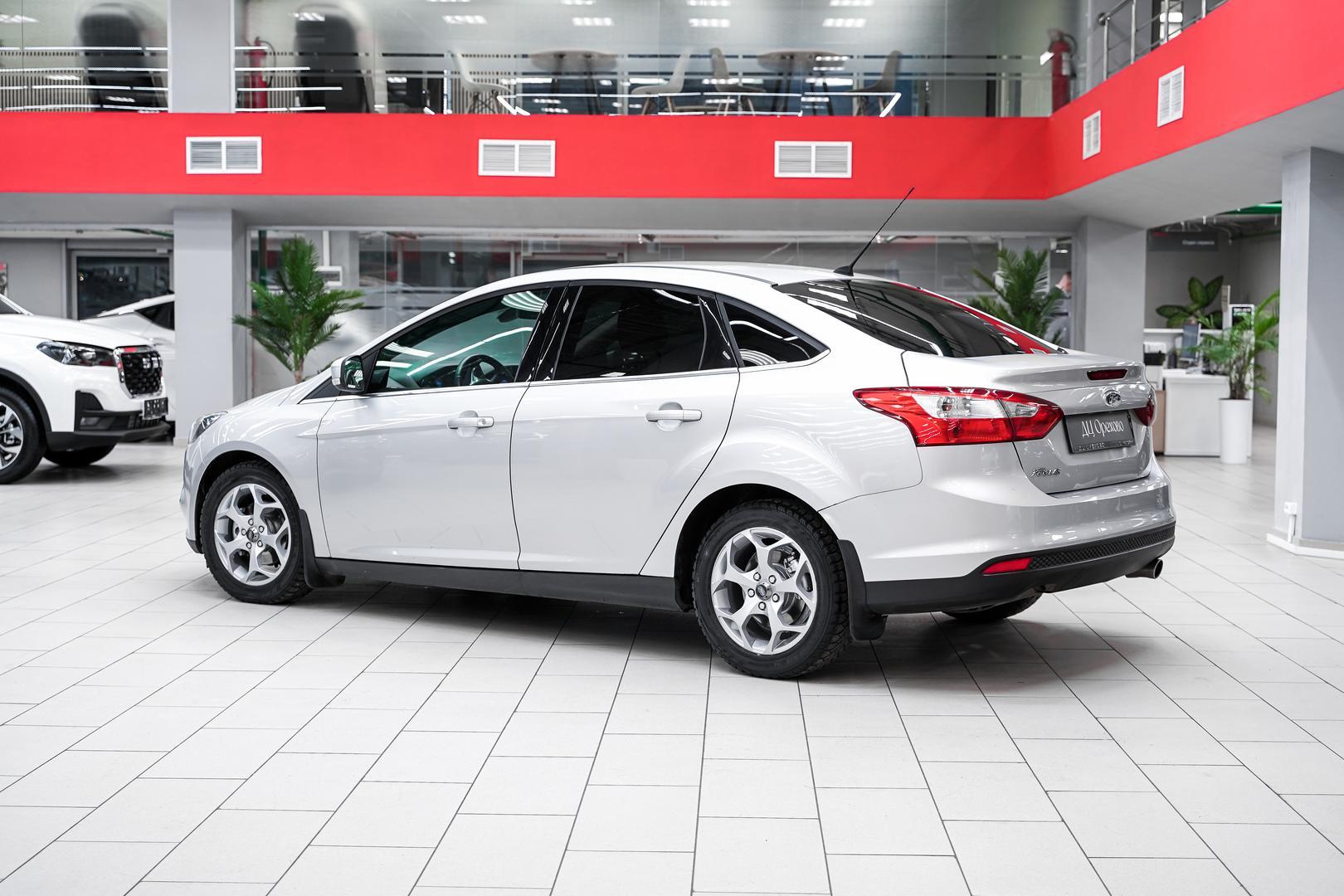 Ford Focus 2012, серый, ДЦ Орехово