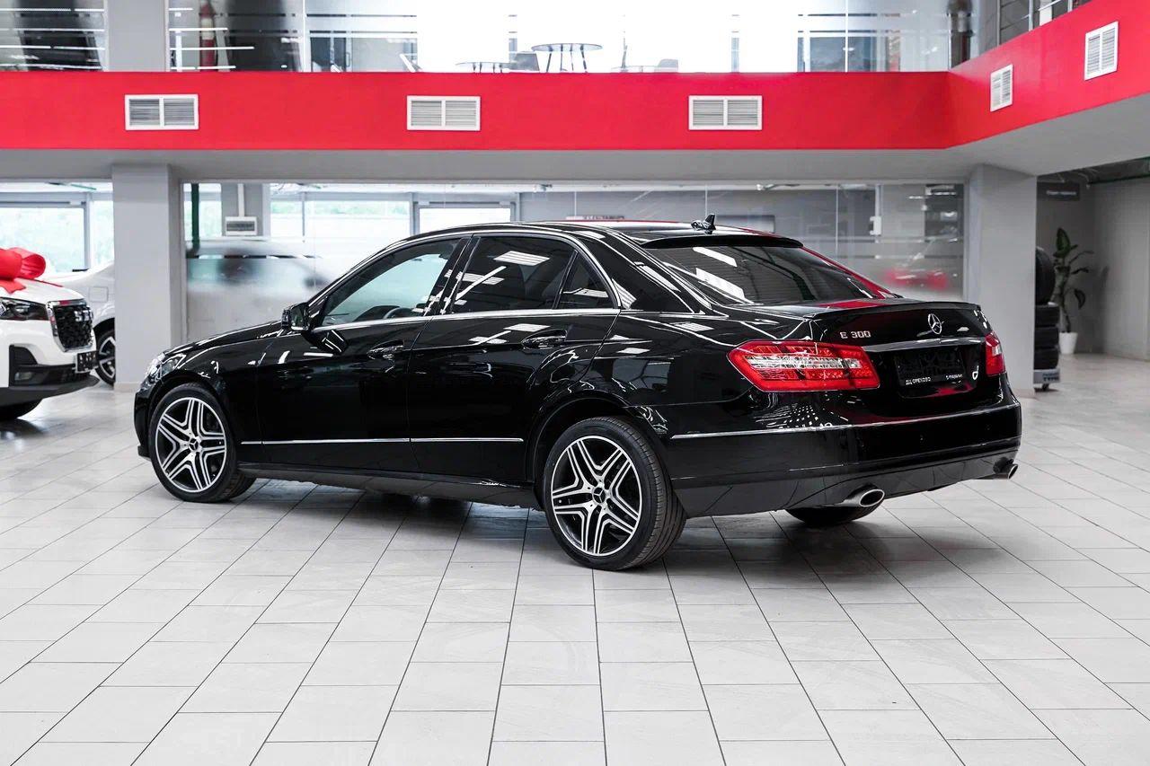 Mercedes-Benz E-Класс 2011, черный, ДЦ Орехово