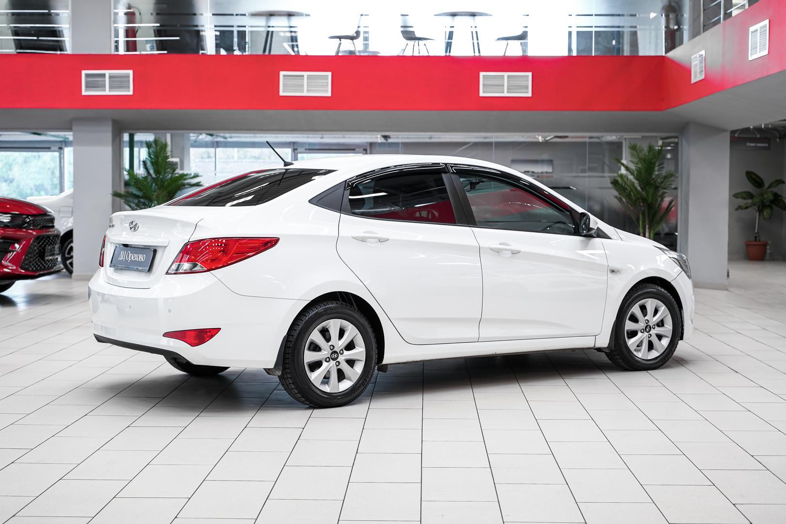 Hyundai Solaris 2016, белый, ДЦ Орехово